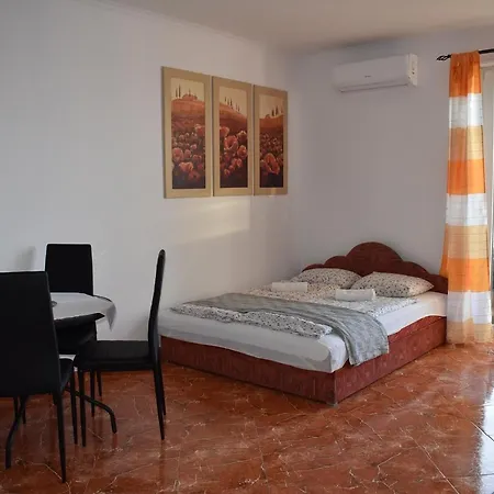 Gréta Wellness Apartment *